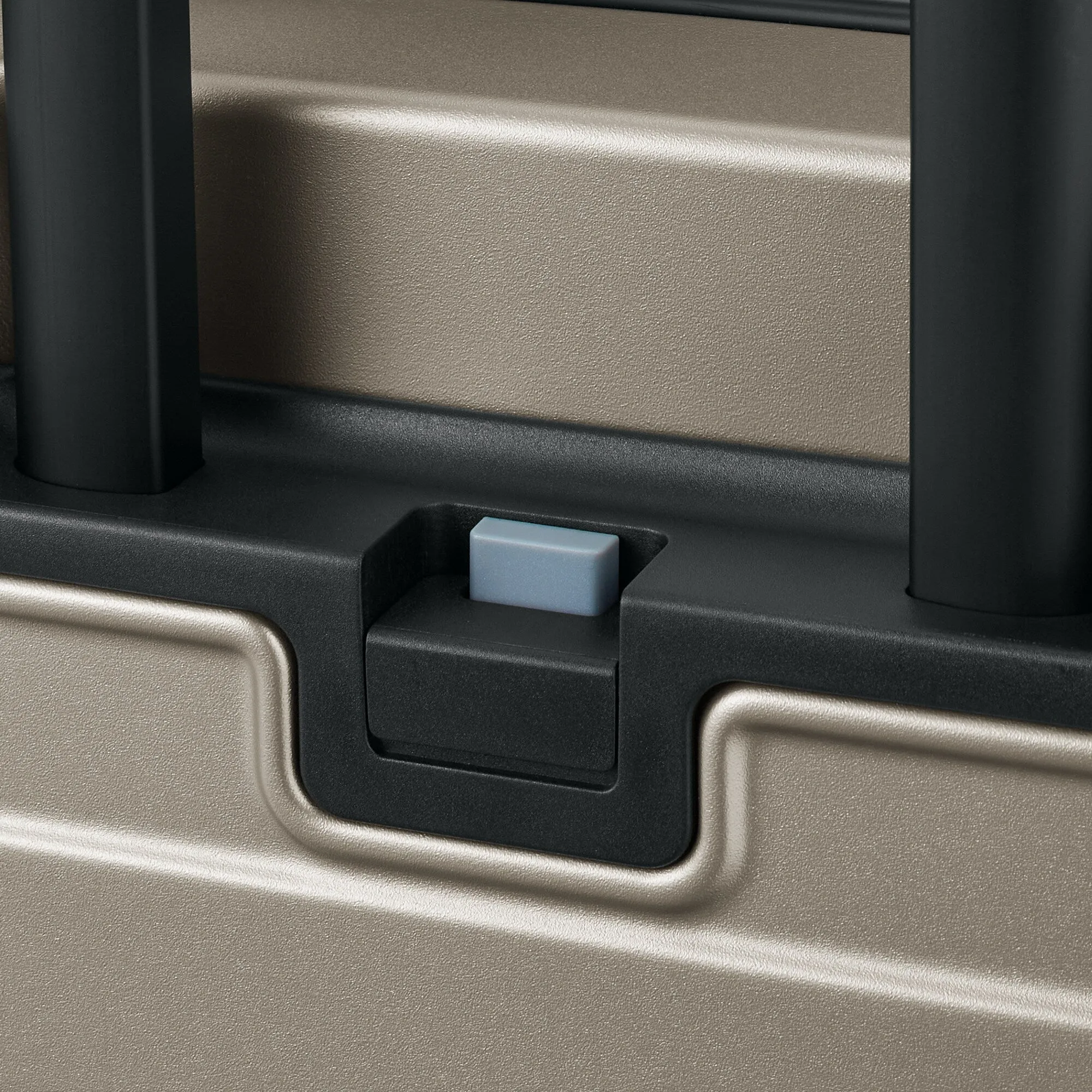 Adjustable Handle Hard Shell Suitcase 20L | Carry-On