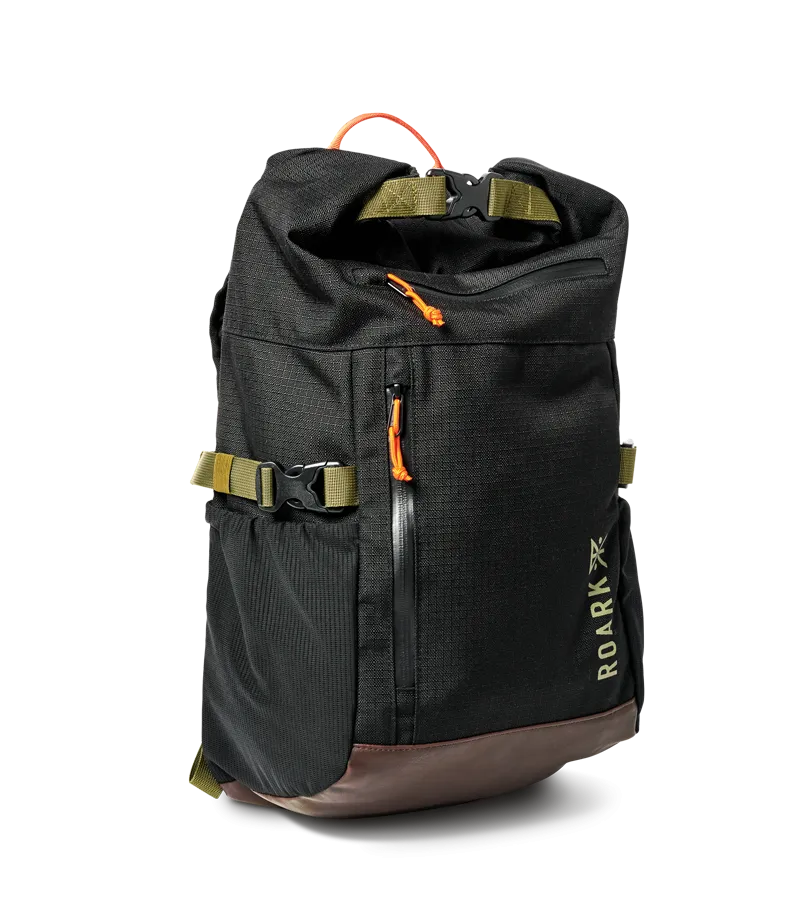 Day Trip Passenger 27L Bag - Black