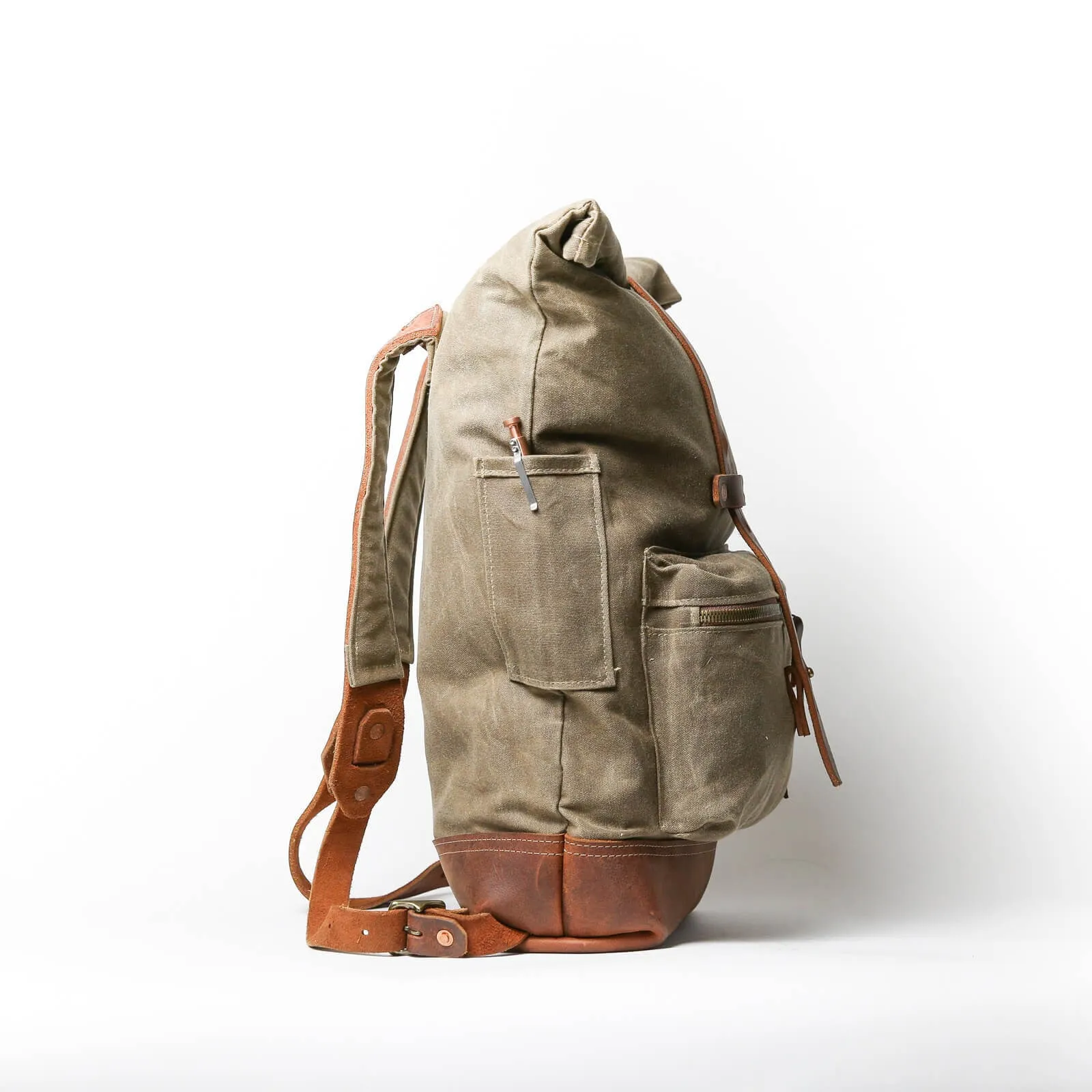 The Biographer - Field Tan